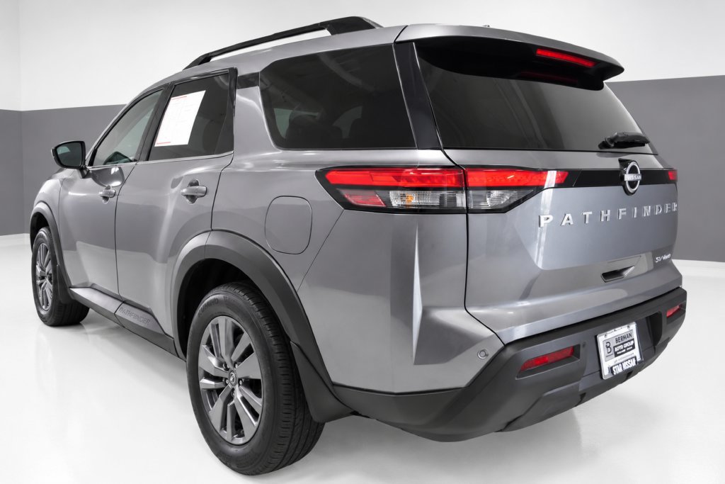 Certified 2024 Nissan Pathfinder SV AWD/4WD image 3