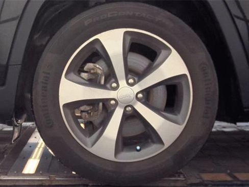 Used 2022 Jeep Cherokee Limited AWD/4WD image 7