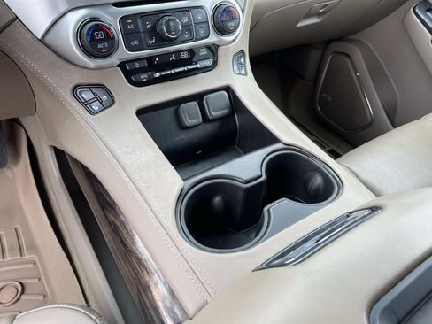 Used 2018 GMC Yukon SLT AWD/4WD image 36