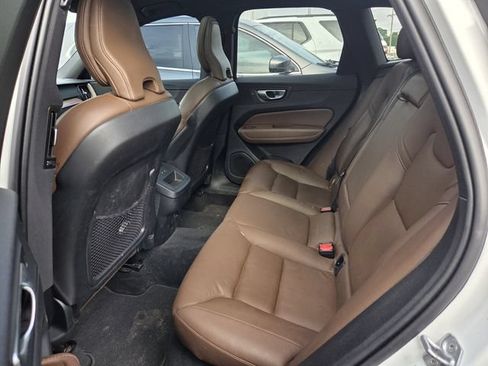 Used 2022 Volvo XC60 B5 Momentum AWD/4WD image 8