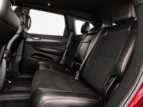 Used 2019 Jeep Grand Cherokee Trailhawk AWD/4WD image 18