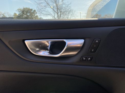 Used 2025 Volvo V60 B5 Cross Country Plus image 24