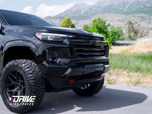 Used 2024 Chevrolet Colorado Z71 w/ Z71 Convenience Package 2 image 3