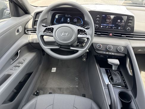 New 2026 Hyundai Elantra SE FWD image 14