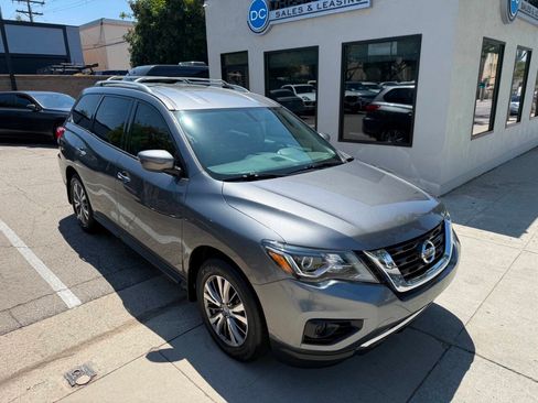 Used 2018 Nissan Pathfinder S FWD image 13