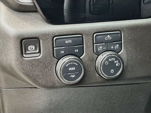 Used 2025 Chevrolet Silverado 1500 LT AWD/4WD image 10