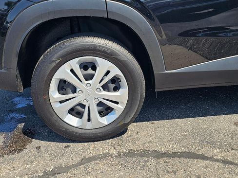 Used 2025 Chevrolet Trax LS FWD image 8