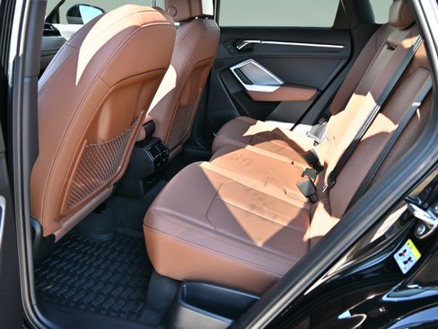 Used 2021 Audi Q3 2.0T Premium Plus w/ Premium Plus Package AWD/4WD image 19