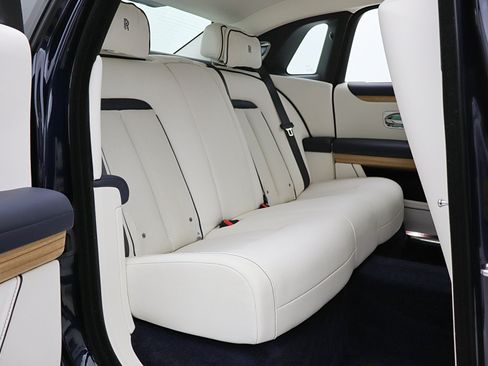 Used 2025 Rolls-Royce Ghost AWD/4WD image 43