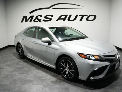 Used 2021 Toyota Camry SE w/ Carpet Mat Package (TMS) image 7