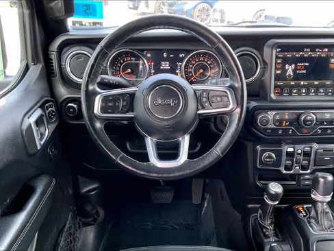 Used 2019 Jeep Wrangler Unlimited Sahara image 5