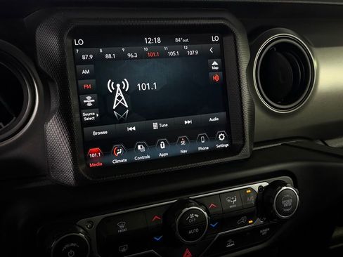 Used 2023 Jeep Wrangler Unlimited w/ 8.4" Radio Group image 19