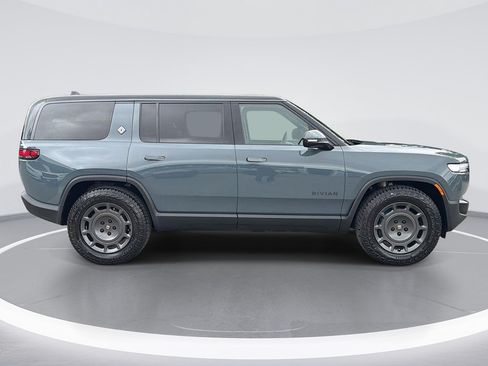 Used 2026 Rivian R1S Premium AWD/4WD image 3