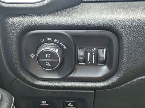 Used 2025 RAM 1500 Laramie AWD/4WD image 22