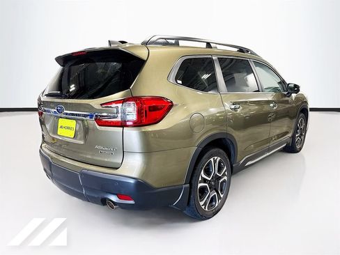 Used 2023 Subaru Ascent Touring AWD/4WD image 5