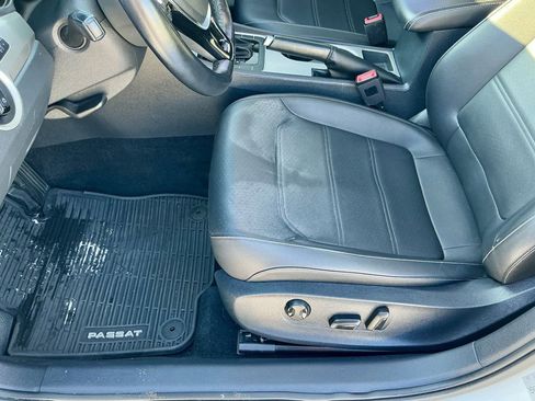 Used 2020 Volkswagen Passat 2.0T SE w/ Sunroof Package image 39
