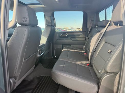 Used 2025 Chevrolet Silverado 2500 LTZ w/ LTZ Premium Package image 15