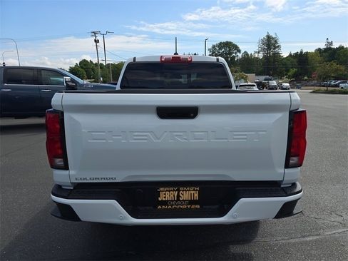 New 2025 Chevrolet Colorado LT w/ LT Convenience Package image 14