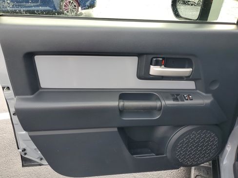 Used 2014 Toyota FJ Cruiser 4WD w/ Upgrade Package image 16