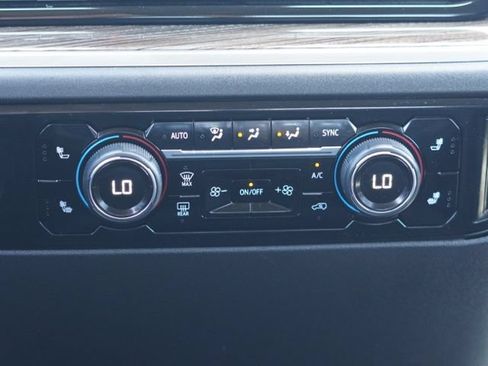 Used 2023 Chevrolet Silverado 1500 LT AWD/4WD image 30