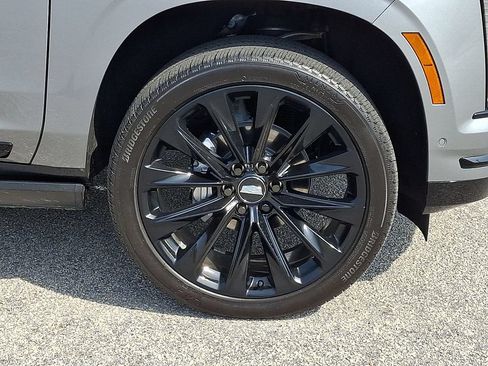 Used 2026 Cadillac Escalade Platinum Sport w/ LPO, ONYX Package AWD/4WD image 8