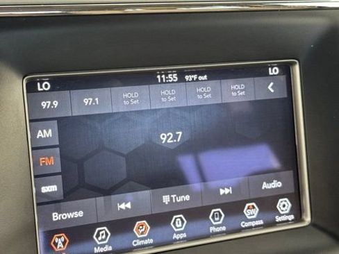 Used 2019 Jeep Grand Cherokee Laredo RWD image 9