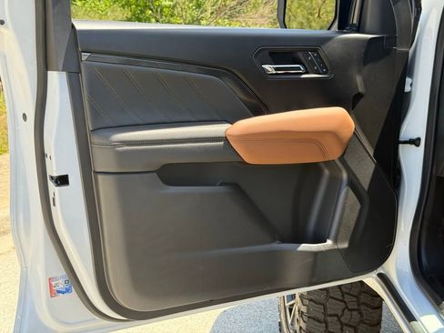 New 2026 GMC Canyon AT4 w/ AT4 Premium Package AWD/4WD image 16