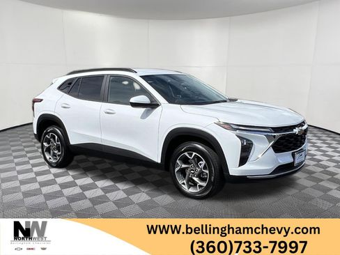 Used 2026 Chevrolet Trax LT w/ Driver Confidence Package image 1