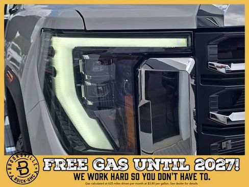 New 2026 GMC Sierra 2500 SLT w/ SLT Premium Package AWD/4WD image 10
