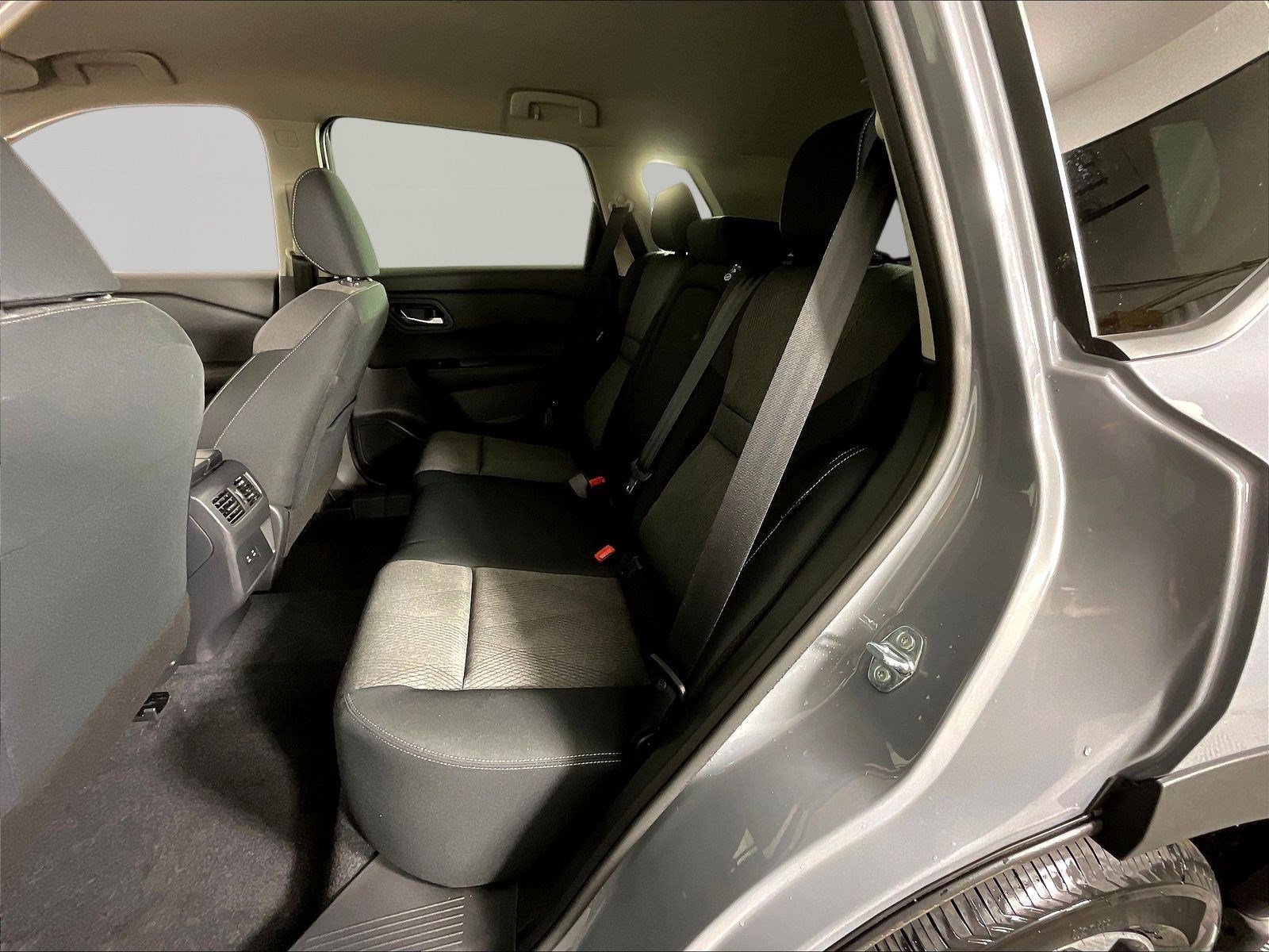 Used 2026 Nissan Rogue SV AWD/4WD image 22