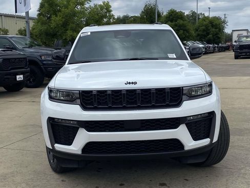 New 2026 Jeep Grand Cherokee L Limited w/ Limited Altitude Package RWD image 2
