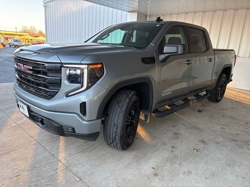 Used 2023 GMC Sierra 1500 Elevation image 3