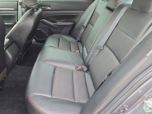 Used 2025 Nissan Altima 2.5 SR FWD image 32