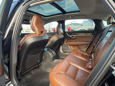 Used 2019 Volvo S90 T6 Momentum w/ Advanced Package image 26