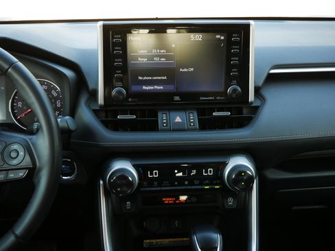 Used 2020 Toyota RAV4 XLE Premium image 14