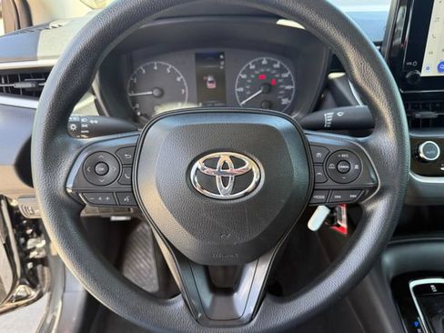 Used 2025 Toyota Corolla LE FWD image 15