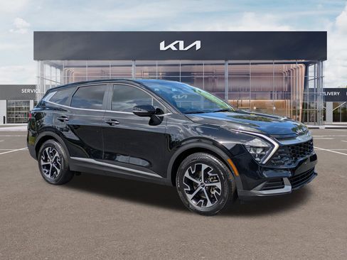 Certified 2023 Kia Sportage EX FWD image 2