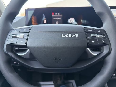New 2025 Kia K4 LX image 38