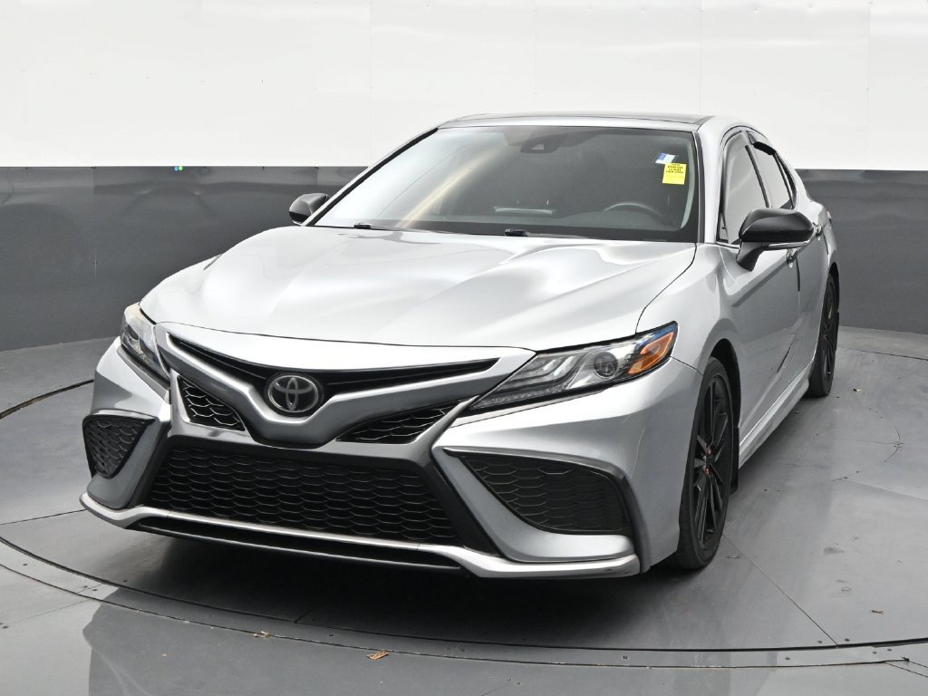 Used 2022 Toyota Camry XSE FWD image 8