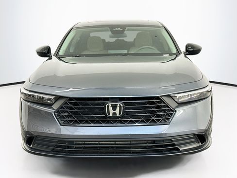 Used 2025 Honda Accord SE image 2