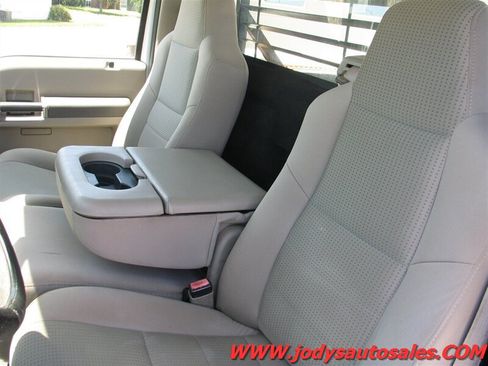 Used 2008 Ford F250 XL AWD/4WD image 4