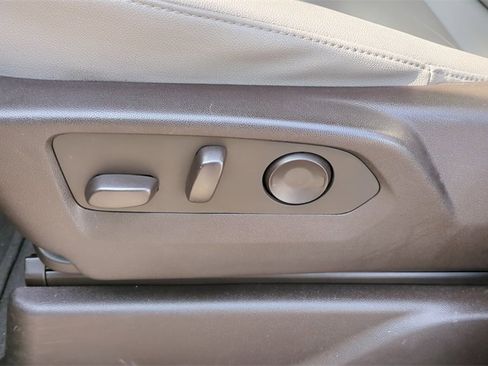 Used 2023 Chevrolet Tahoe LT image 12