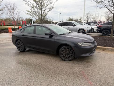 Used 2015 Chrysler 200 S w/ Navigation & Sound Group I image 4