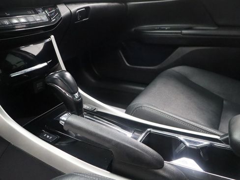 Used 2016 Honda Accord Touring image 27