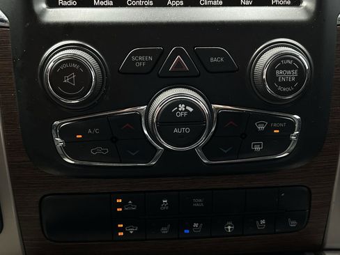 Used 2014 RAM 1500 Laramie w/ Convenience Group RWD image 21