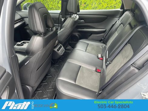 Used 2023 Nissan Ariya AWD image 39