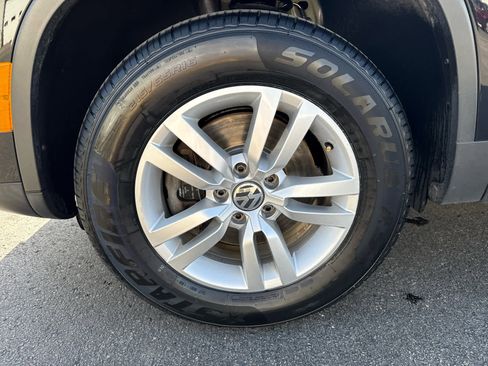 Used 2017 Volkswagen Tiguan S AWD/4WD image 9