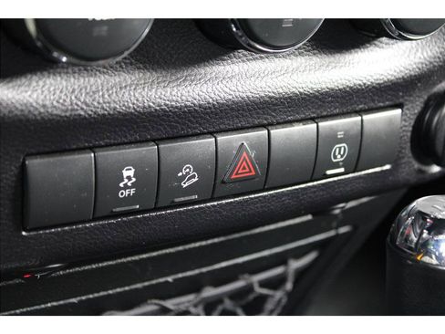 Used 2015 Jeep Wrangler Unlimited Sahara w/ Connectivity Group image 24