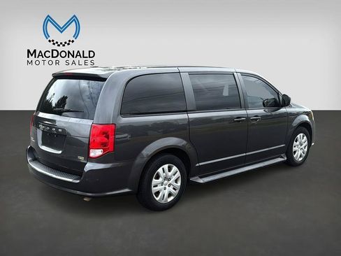 Used 2018 Dodge Grand Caravan SE w/ UConnect Hands-Free Group FWD image 7