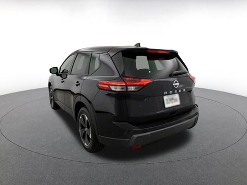 Used 2025 Nissan Rogue SV FWD image 11